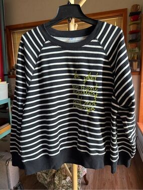 Old Navy striped sweatshirt hand-embroidered - feminist, size XL